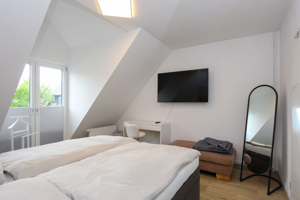 Schlafzimmer 1b
